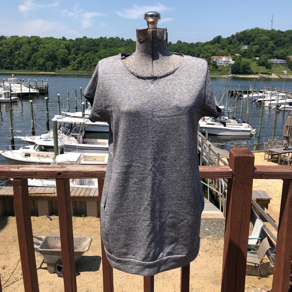NWOT TUNIC SWEATER W/POCKETS SHORT SLEEVE TOP